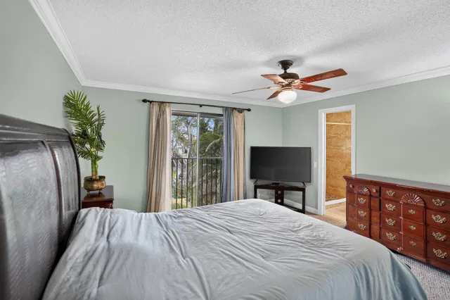 Unit 130 photo 30