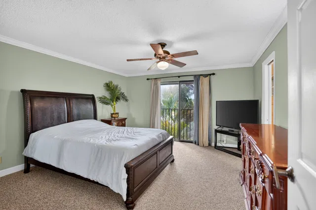 Unit 130 photo 31
