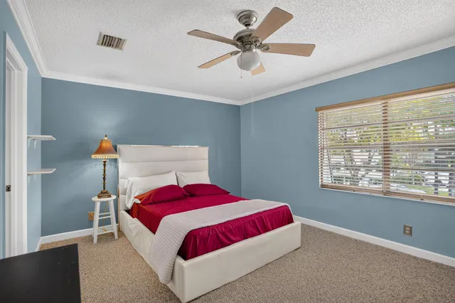 Unit 130 photo 40
