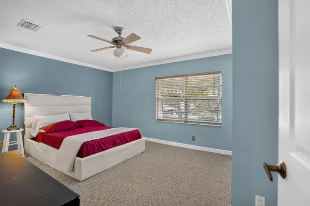 Unit 130 photo 42