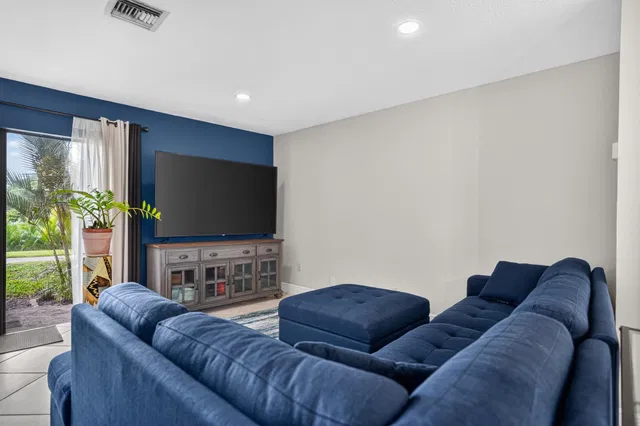 Unit 130 photo 58