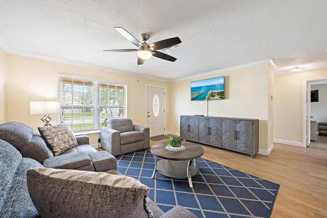 Residence photo 2