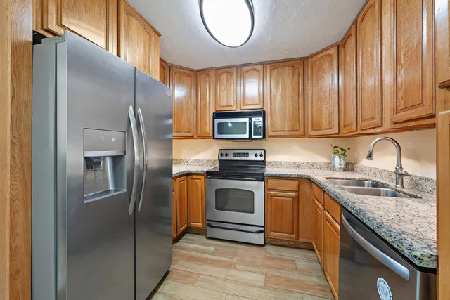 Residence photo 3