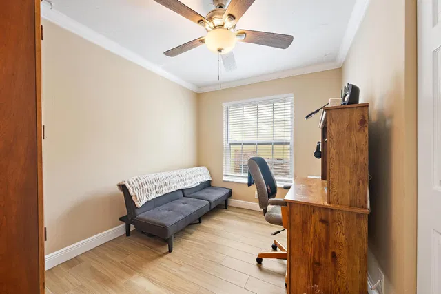 Residence photo 10