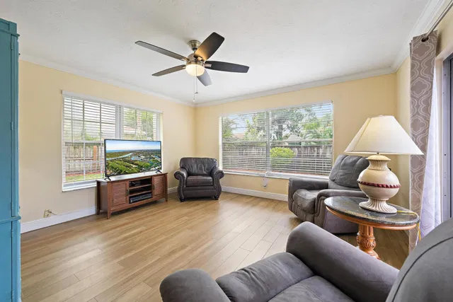 Residence photo 11