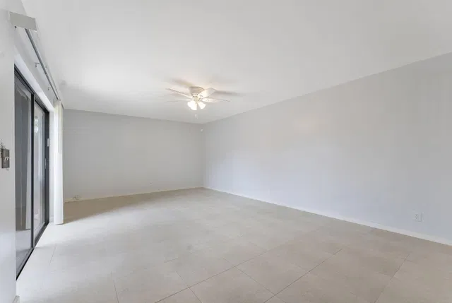 Unit 2314B photo 14
