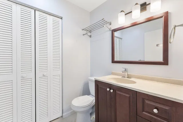 Unit 2314B photo 18