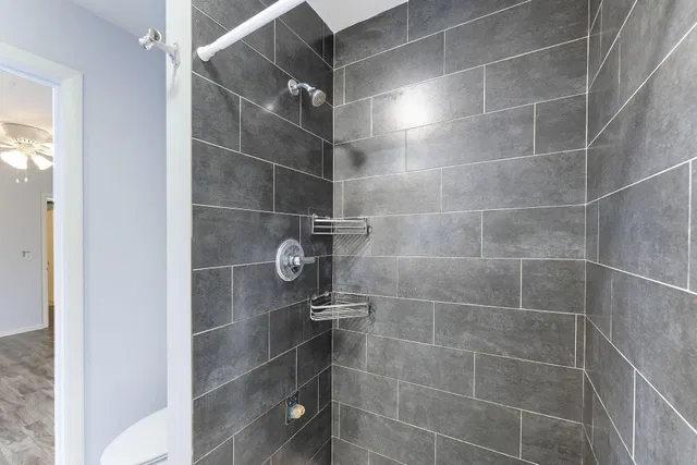 Unit 2314B photo 25