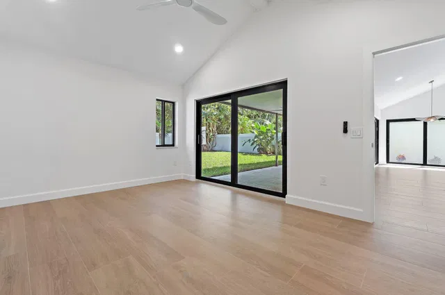 Residence photo 20