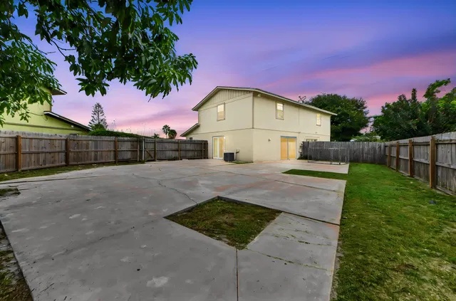 Residence photo 4