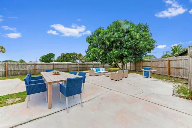Residence photo 5