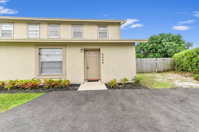 Residence photo 8