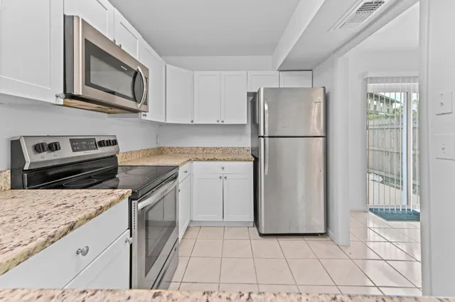 Residence photo 13
