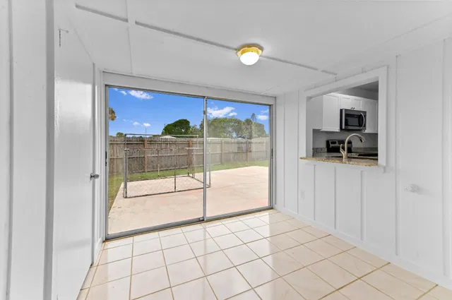 Residence photo 15