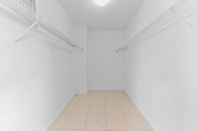 Residence photo 19