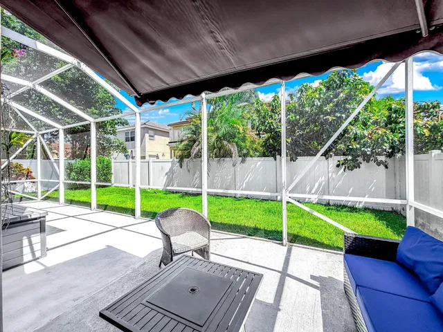 Residence photo 27