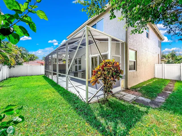 Residence photo 30