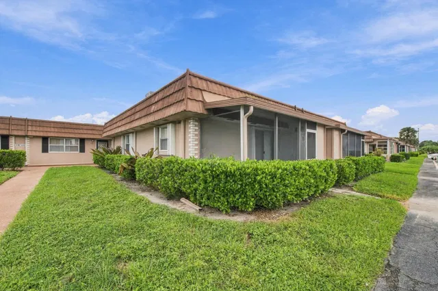 Residence photo 3