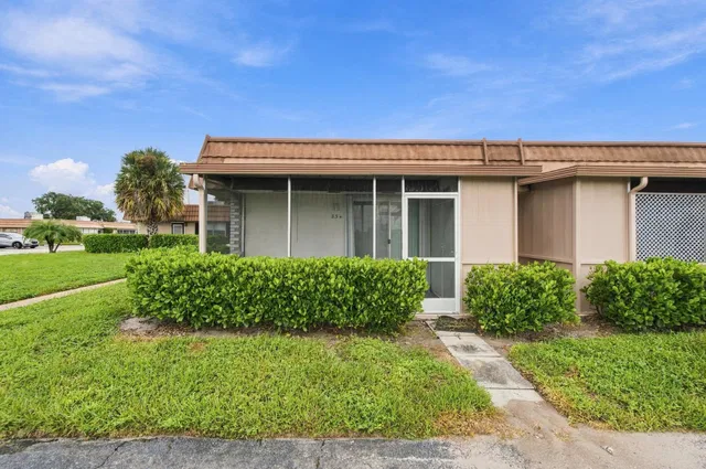 Residence photo 4