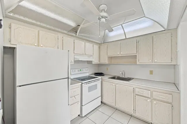 Residence photo 19