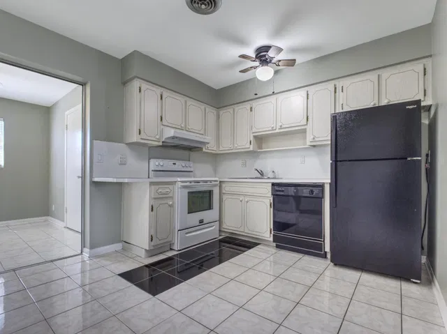 Residence photo 2