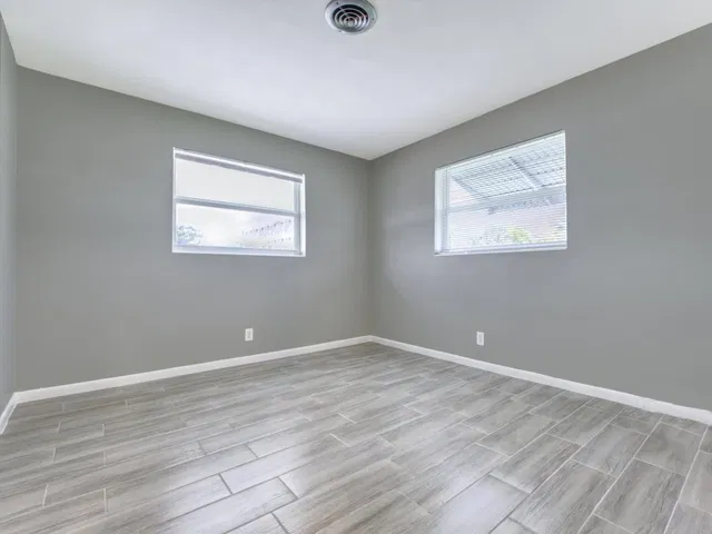 Residence photo 3