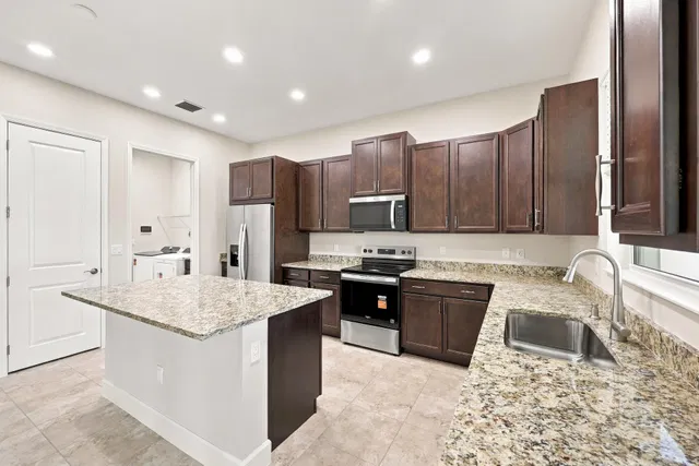 Residence photo 35