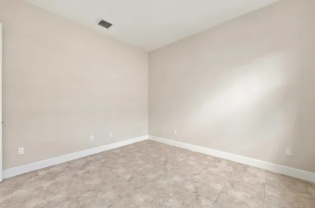 Residence photo 67