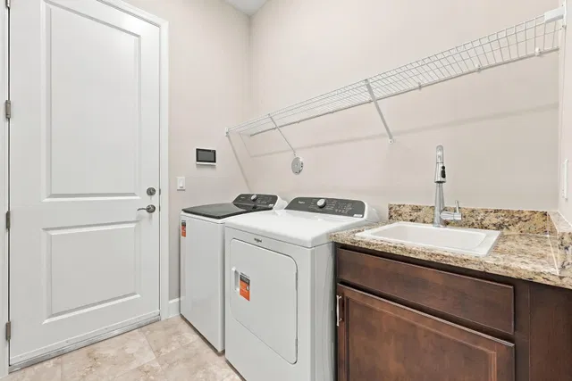 Residence photo 69