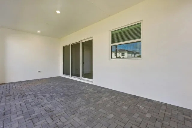 Residence photo 74