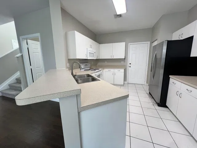 Residence photo 6