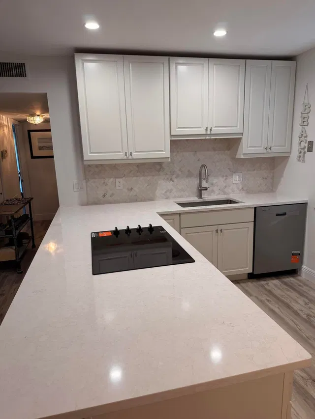 Unit 314 photo 4