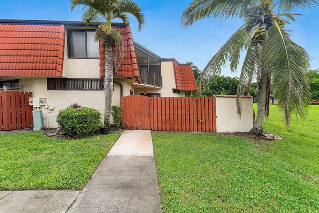 Residence photo 2