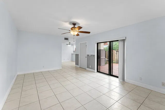 Residence photo 8