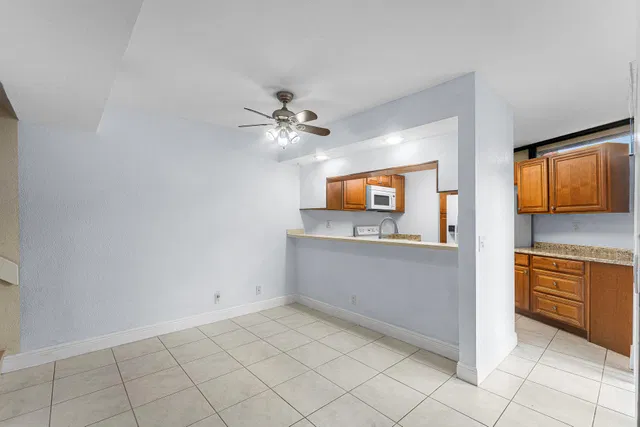 Residence photo 12