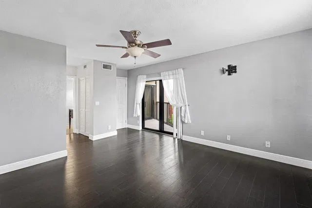 Residence photo 19