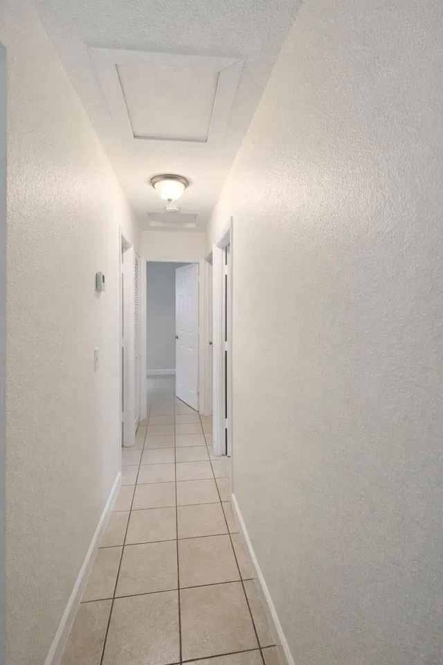  Residence photo 4