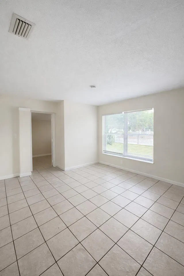  Residence photo 9