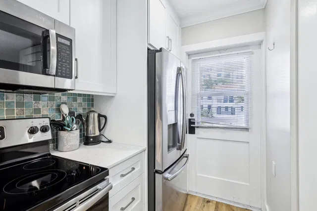 Unit 3040 photo 11