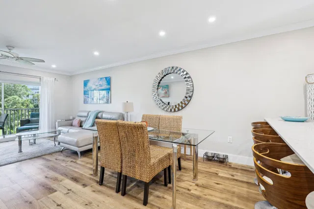 Unit 3040 photo 15