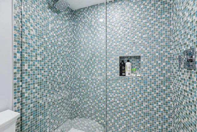 Unit 3040 photo 31