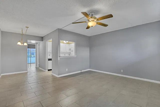 Residence photo 5