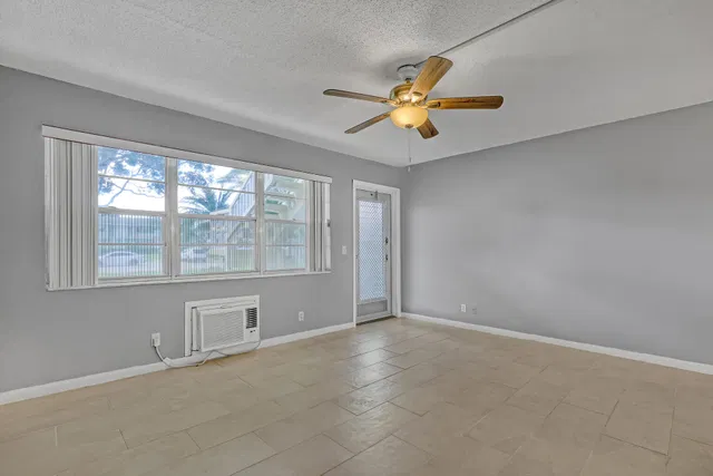 Residence photo 7