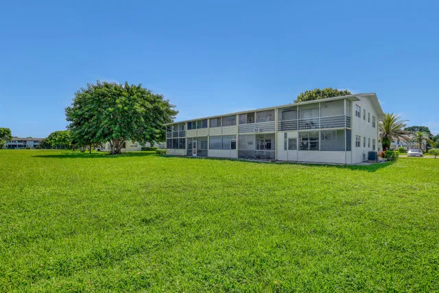 Residence photo 18