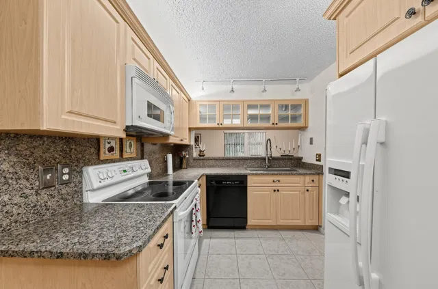 Residence photo 15