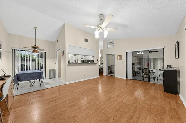 Residence photo 16