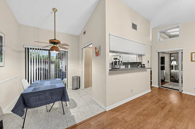 Residence photo 17