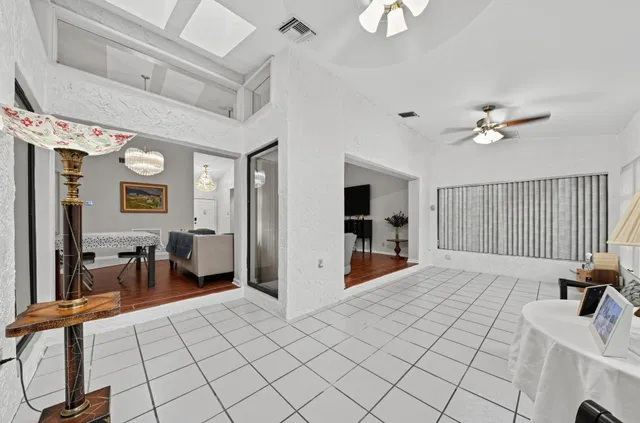 Residence photo 20