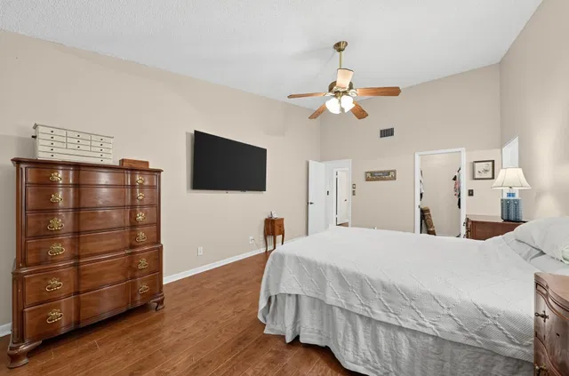 Residence photo 25