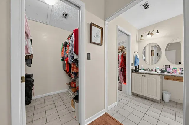 Residence photo 26